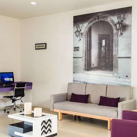 Gamma Leon Hotel Екстериор снимка