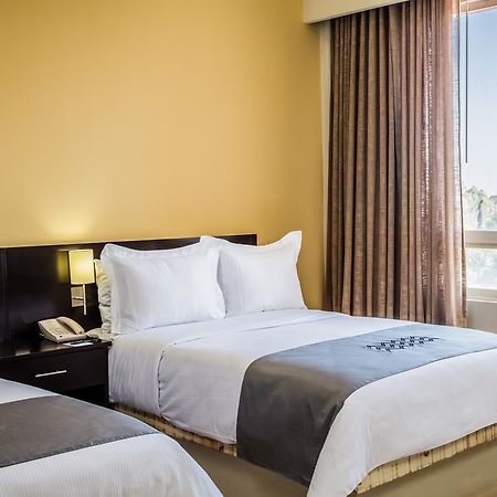 Gamma Leon Hotel Екстериор снимка