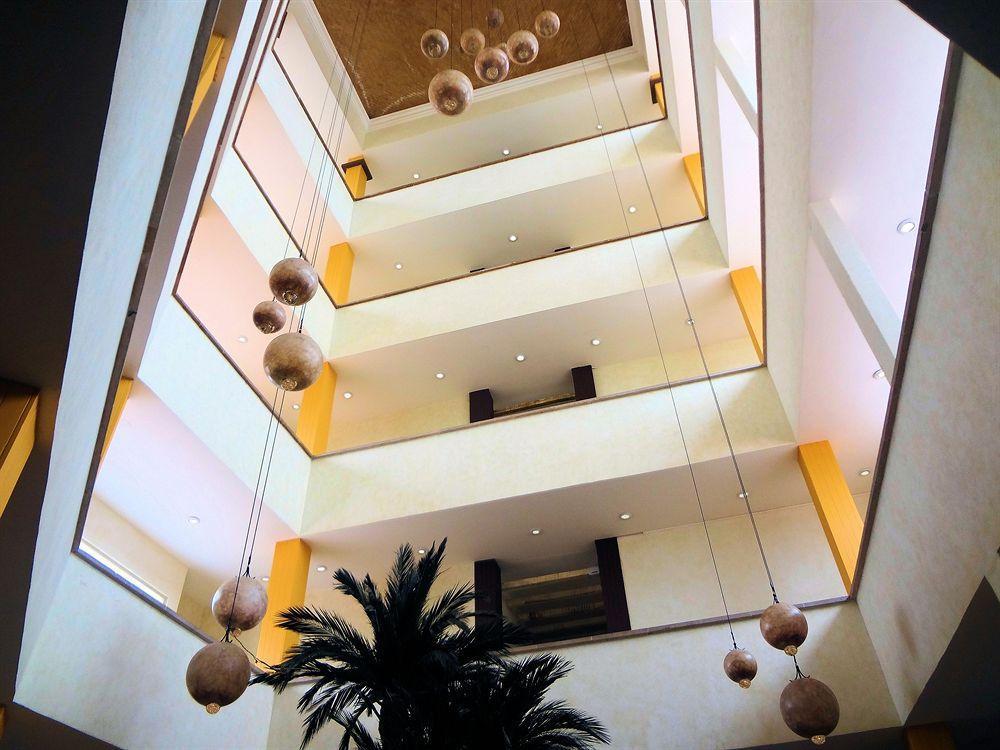 Gamma Leon Hotel Екстериор снимка