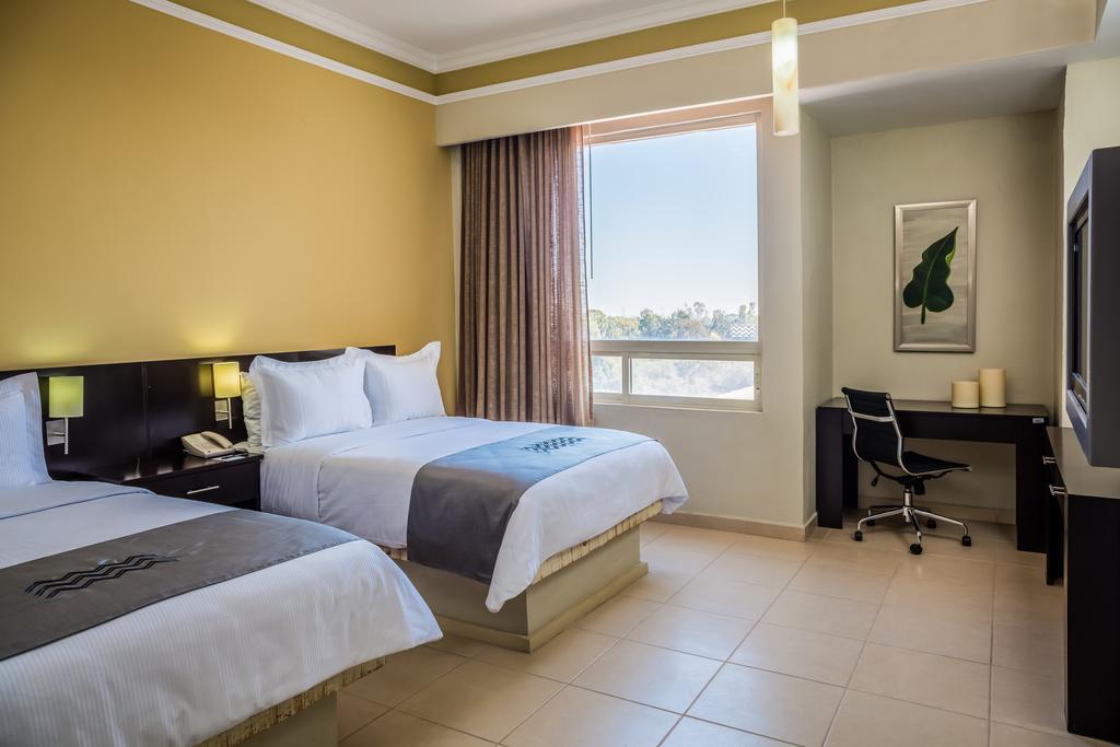 Gamma Leon Hotel Екстериор снимка