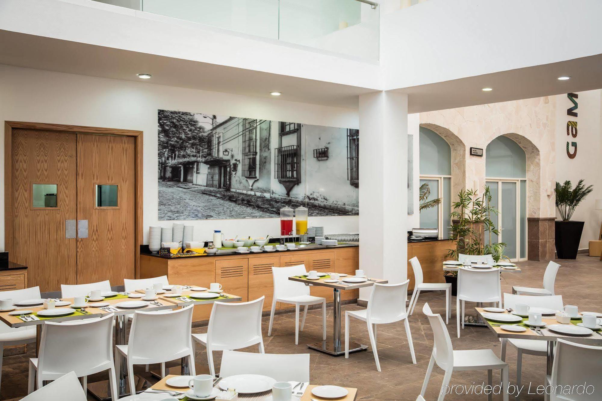 Gamma Leon Hotel Екстериор снимка