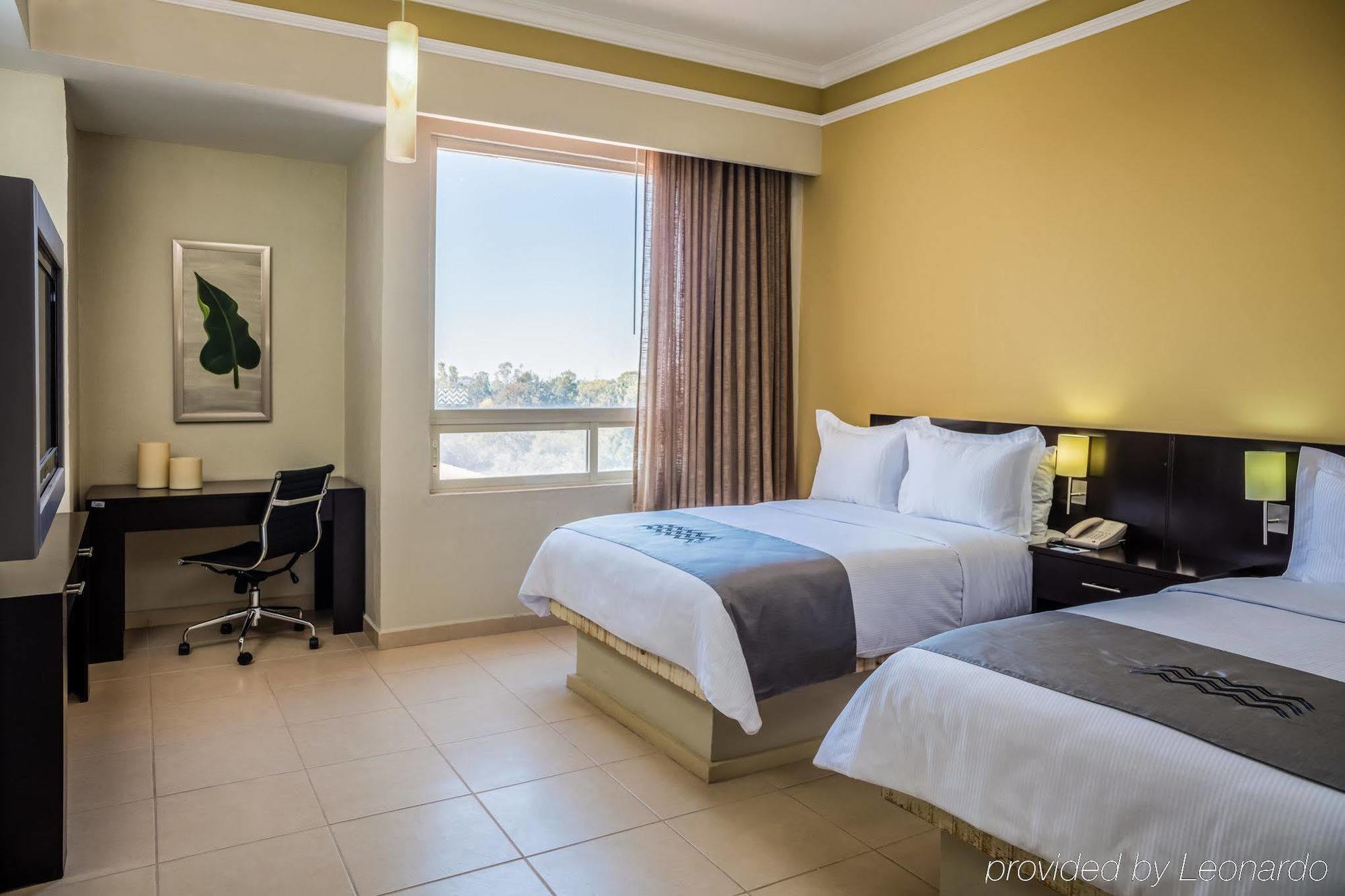 Gamma Leon Hotel Екстериор снимка