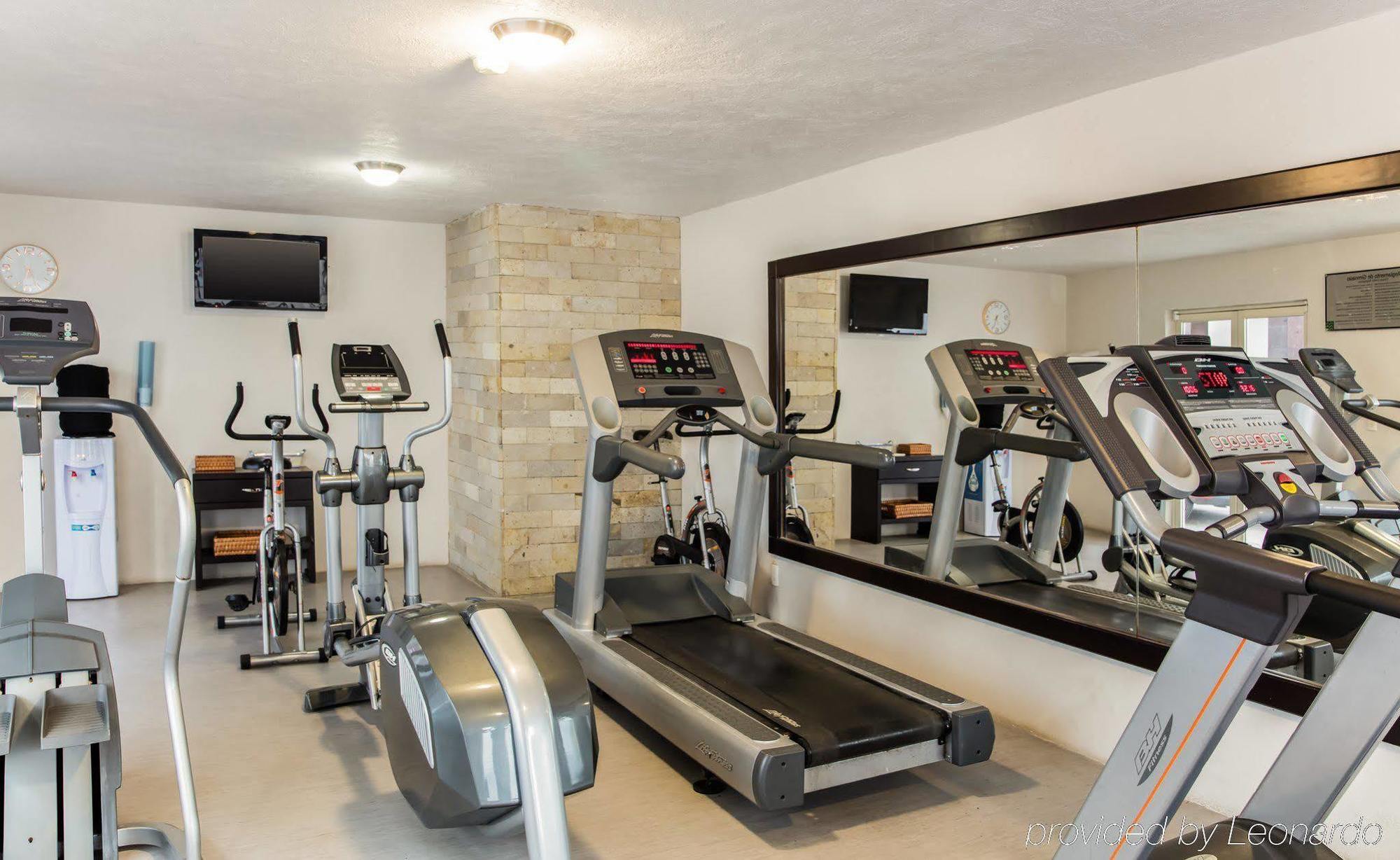 Gamma Leon Hotel Екстериор снимка